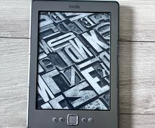 kindle D01100