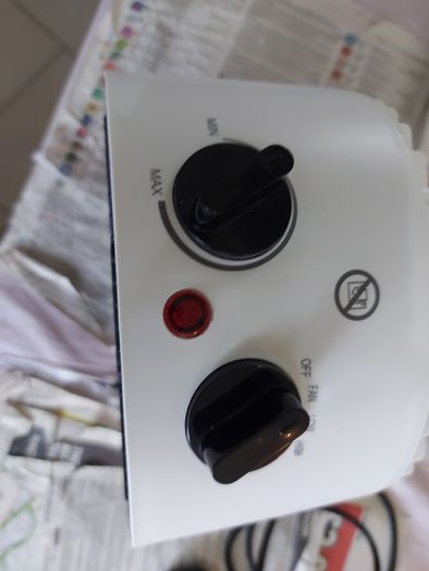 Essentials FAN Heater, Model C20FHW20, Working perfect, Fan for cool air, 2 settings for Heat, Low and High, Excellent condition