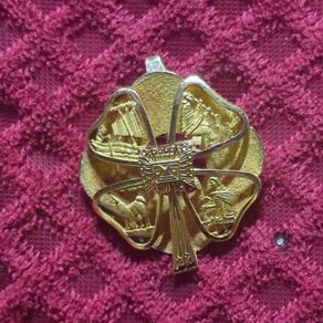 vintage collectors pin