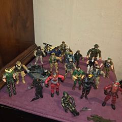 Vintage Toy Soldiers Lot