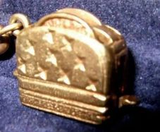 Vintage 9ct Gold Pop-Up Toaster Charm