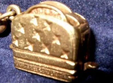 Vintage 9ct Gold Pop-Up Toaster Charm