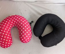 2 x Travel pillows