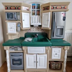 Kids Play Kitchen