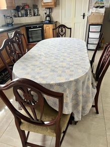 Extendable table on wheel