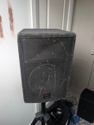 Musicson Sat-8 Loud speakers , stand and cable