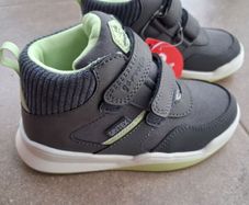 Size 26 Garvalin boys boots (brand new)