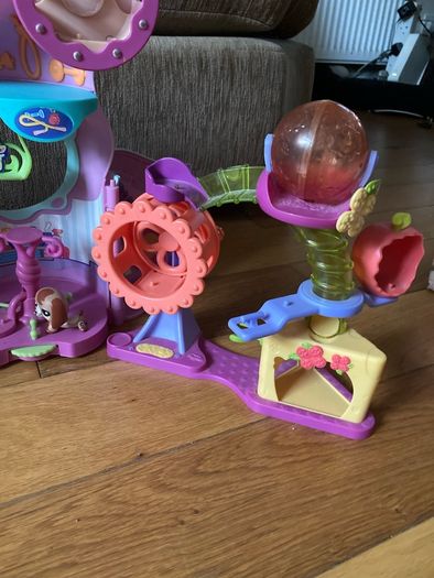 Littlest pet shop sets