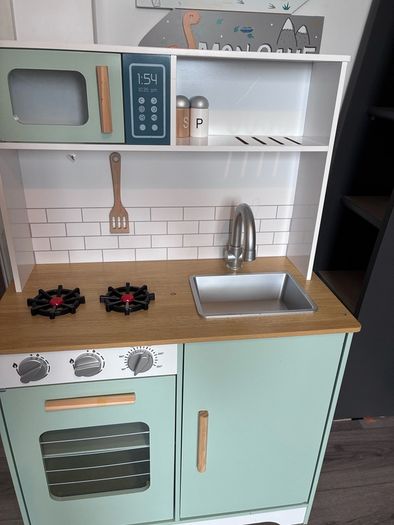 Play Kitchen