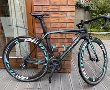Bianchi Oltre XR1 Ultegra Carbon Aero Road Bike FFWD Carbon Wheels