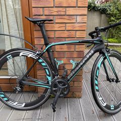 Bianchi Oltre XR1 Ultegra Carbon Aero Road Bike FFWD Carbon Wheels
