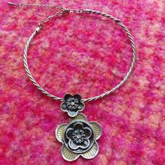 choker style  neckkace