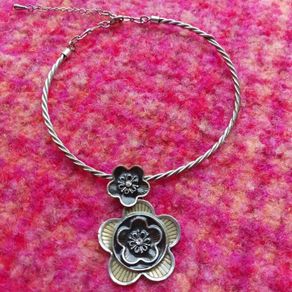 choker style  neckkace