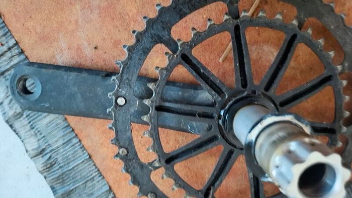 cannondale hollowgram crankset. 53/39.