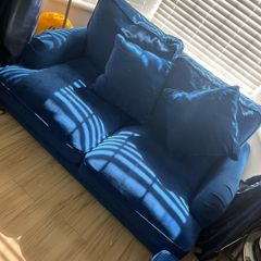 3+2 sofa's free to take away