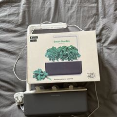 Click and Grow Smart Garden