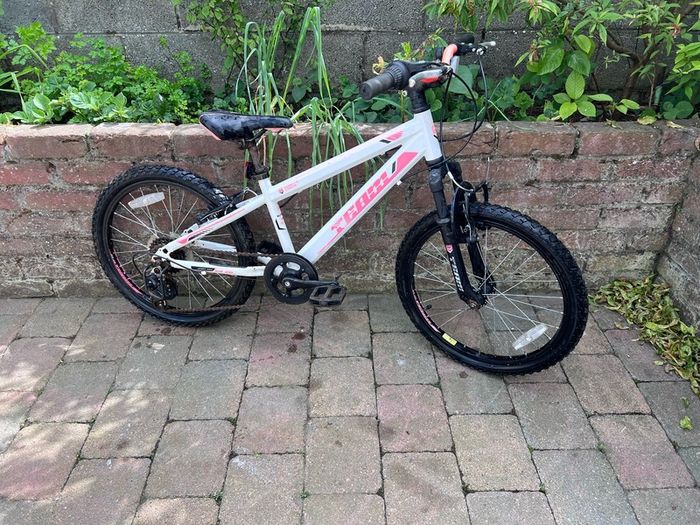 Adventure Mountain bike in great condition size 20