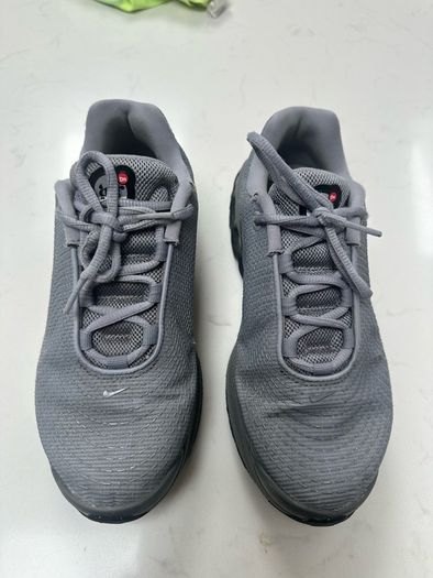 Boys nike runners