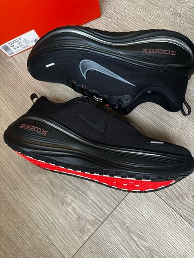 Nike Vomero Plus Black Trainers