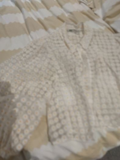 Zara daisy print puff sleeve blouse