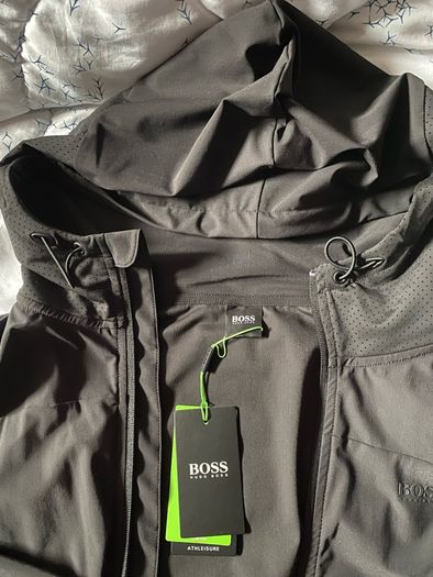 Hugo boss hoodie jacket size xl brand new with tag