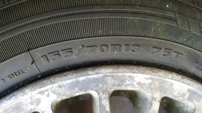 Toyota starlet 1x jap import 13" alloy and perfect tyre