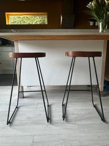 Bar stool