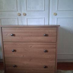 chest of drawers