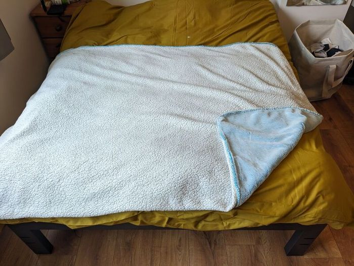 Cozy Warm Soft Throw Blanket for Sofa / Bed