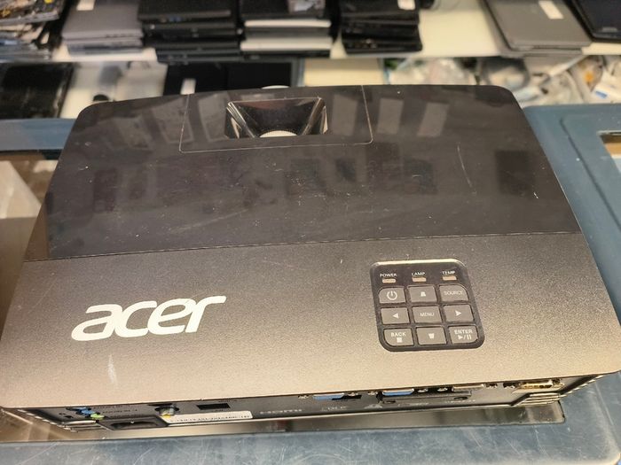 Acer P1285 3600 Lumens Desktop DLP Home Theater Projector 3D Ready (Lamp Hour Elapse: 23)