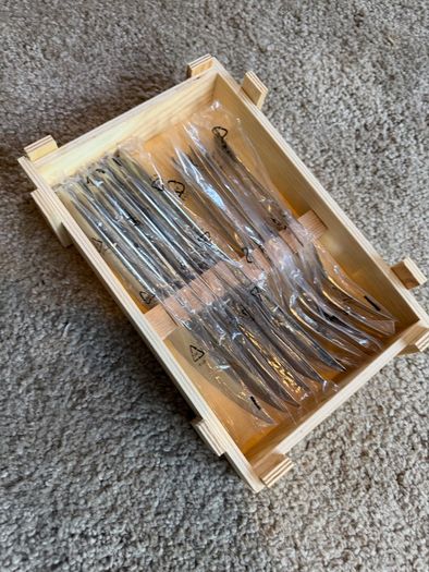 Steak knife and fork set
