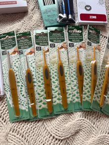 Clover crochet hook