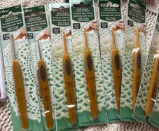 Clover crochet hook