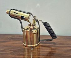 Blow lamp