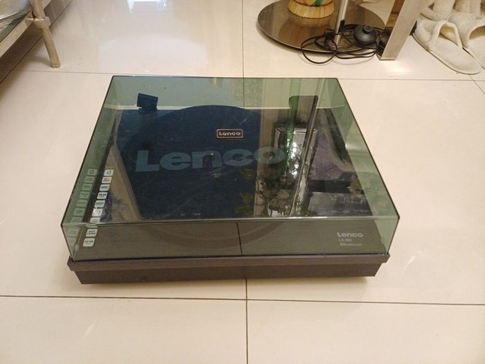 Lenco turntable ,with Bluetooth