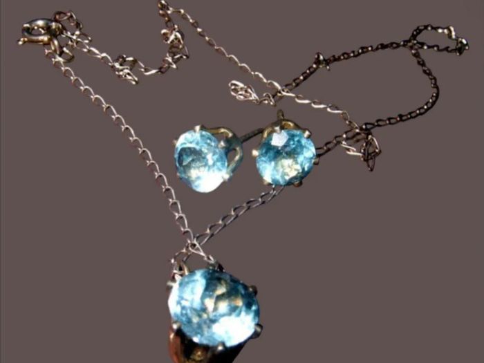 Pristine Vintage Hallmarked Silver/Topaz Trilogy