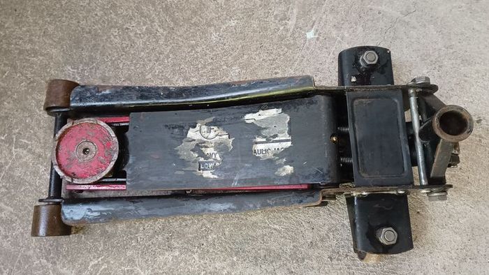 Heavy Duty 4 Tonne Low Profile Trolley Jack