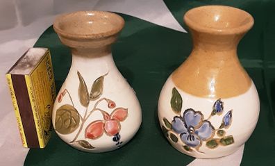 Two O'Neil bud vase's