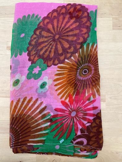 3000 Ladies Scarves To Clear As One Lot! 50 Cent Each - Rrp 6.99 Each!