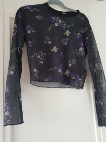 Reduced black/ floral top size M