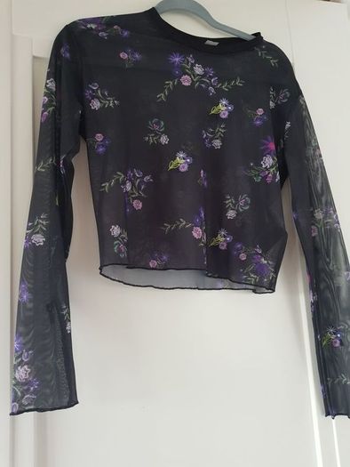 Reduced black/ floral top size M