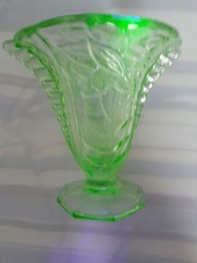 VASE - Uranium Glass - Green