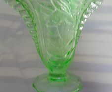 VASE - Uranium Glass - Green