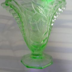 VASE - Uranium Glass - Green