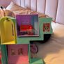 lol house with furniture and 3 dolls Image 2