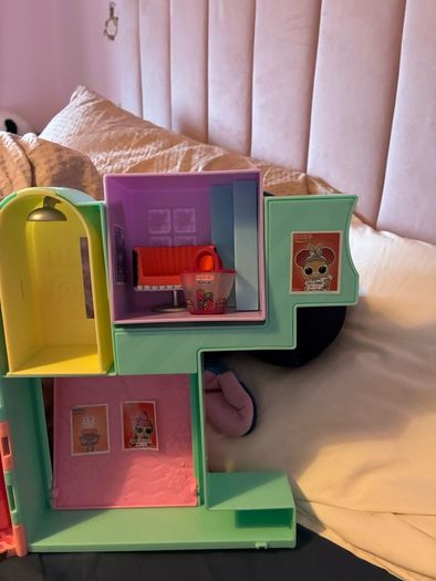 lol house with furniture and 3 dolls