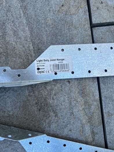 Joist hangers X10
