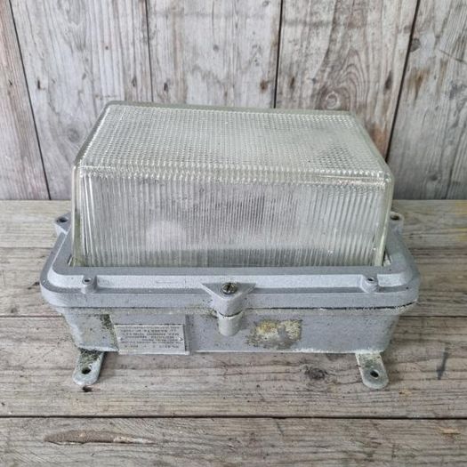 Bulkhead Light Single KAS1292