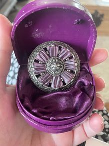 Beautiful Brooch with option to wear as a pendant.