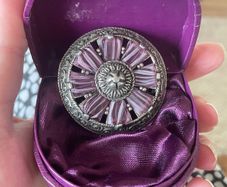 Beautiful Brooch with option to wear as a pendant.
